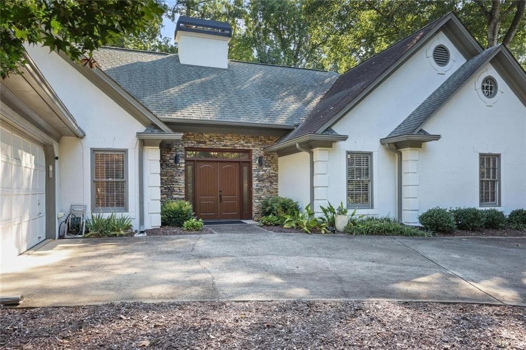5 bedroom, 3 bathroom, 2,404 sq ft single family residence for sale at 2117 Line Tree Lane, Powder Springs, GA 30127 — photo 2