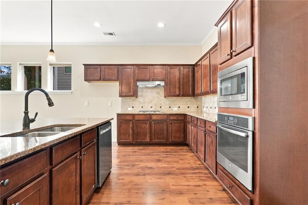 2 bedroom, 2 bathroom, 1,730 sq ft single family residence for sale at 110 Willow Overlook, Canton, GA 30115 — photo 2