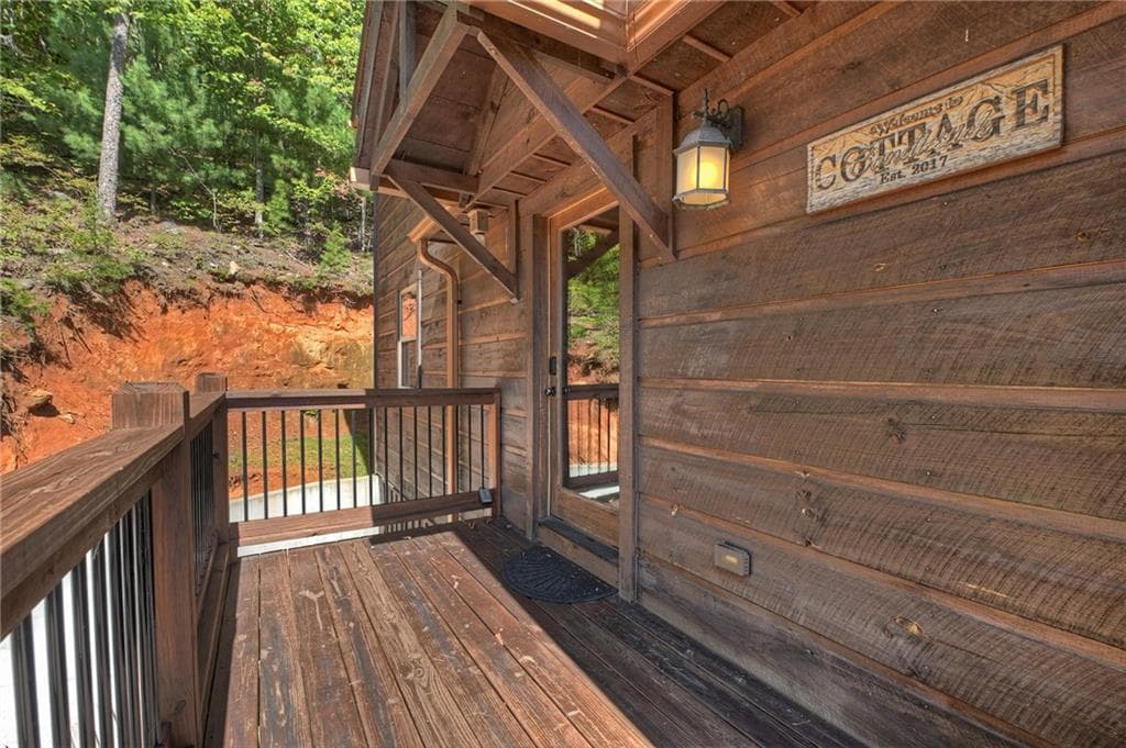 3 bedroom, 3 bathroom, 2,520 sq ft single family residence for sale at 300 Cloudland Trace, Epworth, GA 30541 — photo 8