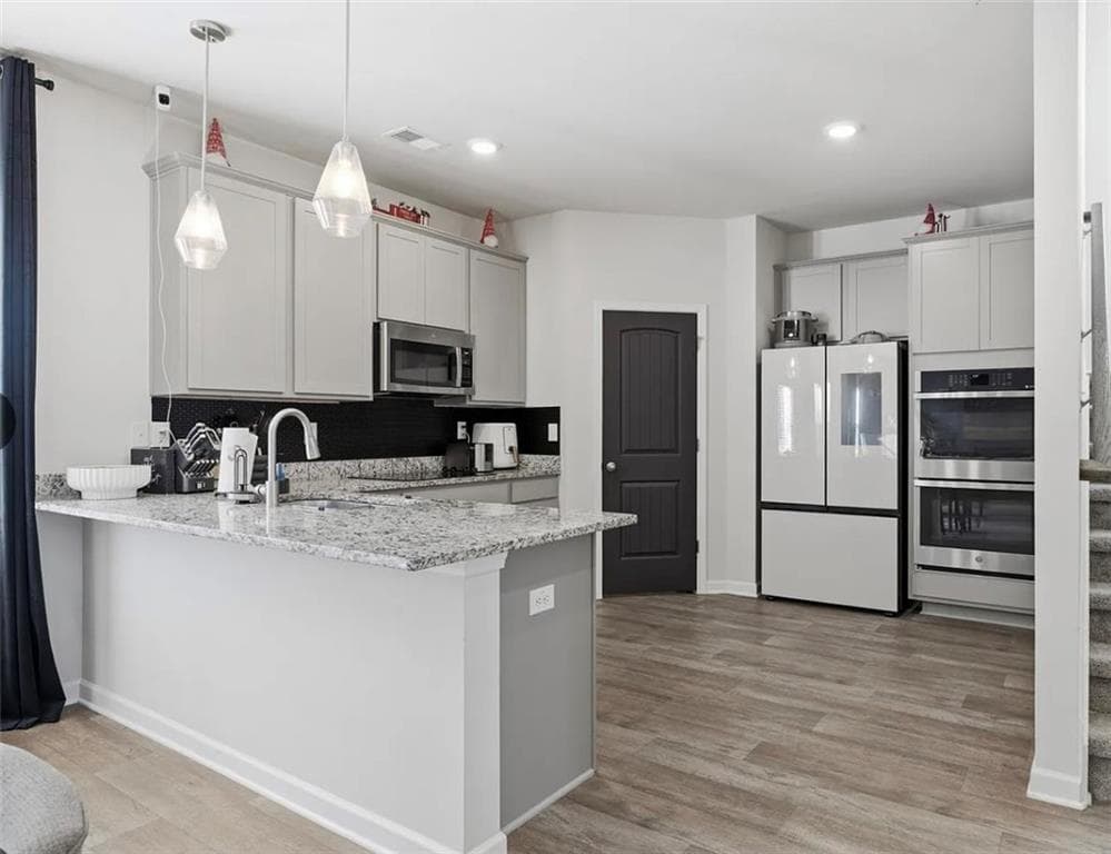 4 bedroom, 3 bathroom, 2,275 sq ft single family residence for sale at 480 Overlook Drive, Covington, GA 30014 — photo 5