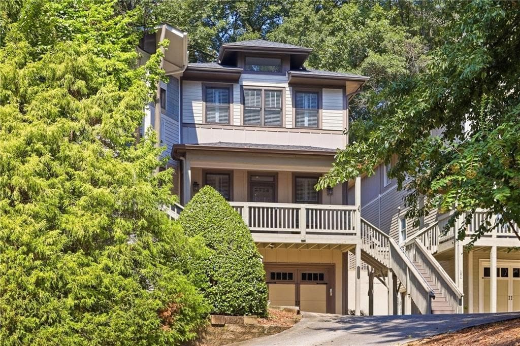 3 bedroom, 3 bathroom, 2,280 sq ft townhouse for sale at 1085 Davis Circle R, Atlanta, GA 30318