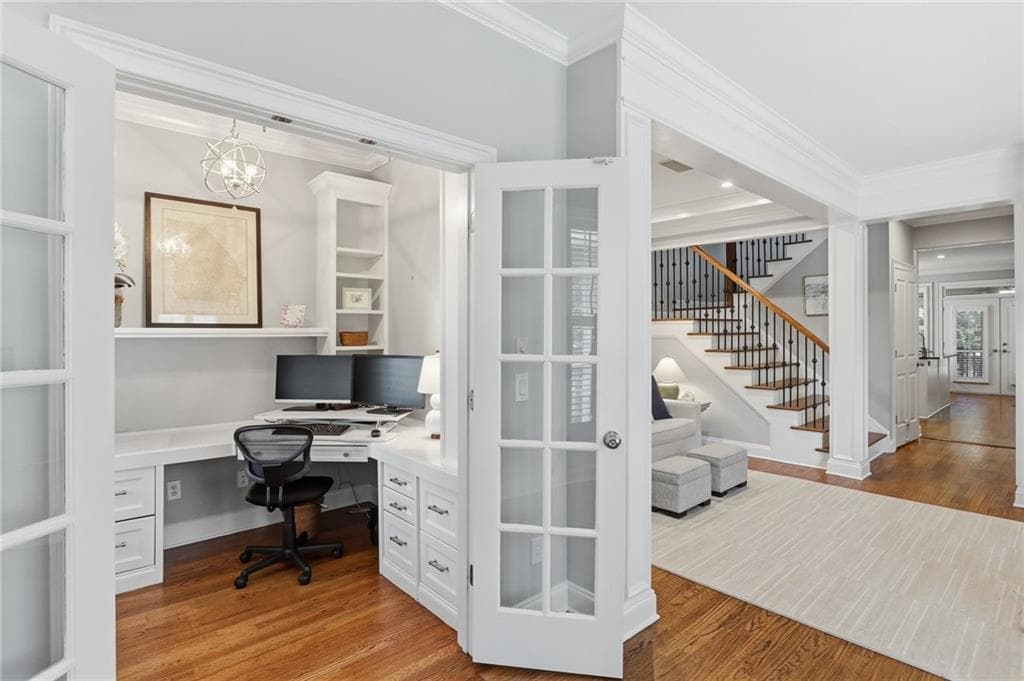 3 bedroom, 3 bathroom, 2,280 sq ft townhouse for sale at 1085 Davis Circle R, Atlanta, GA 30318 — photo 3