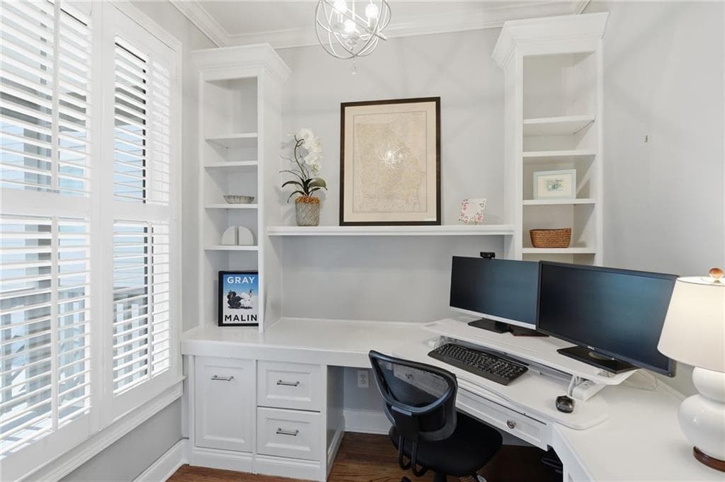 3 bedroom, 3 bathroom, 2,280 sq ft townhouse for sale at 1085 Davis Circle R, Atlanta, GA 30318 — photo 4