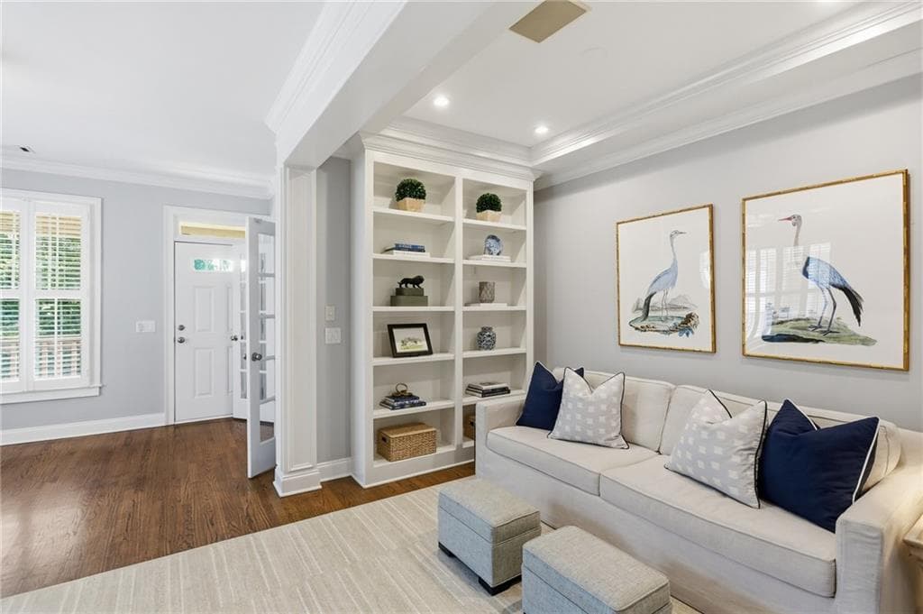 3 bedroom, 3 bathroom, 2,280 sq ft townhouse for sale at 1085 Davis Circle R, Atlanta, GA 30318 — photo 5