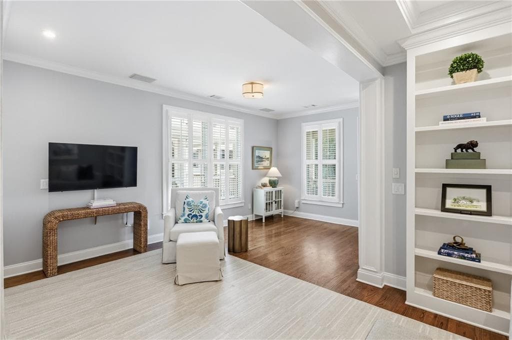 3 bedroom, 3 bathroom, 2,280 sq ft townhouse for sale at 1085 Davis Circle R, Atlanta, GA 30318 — photo 6