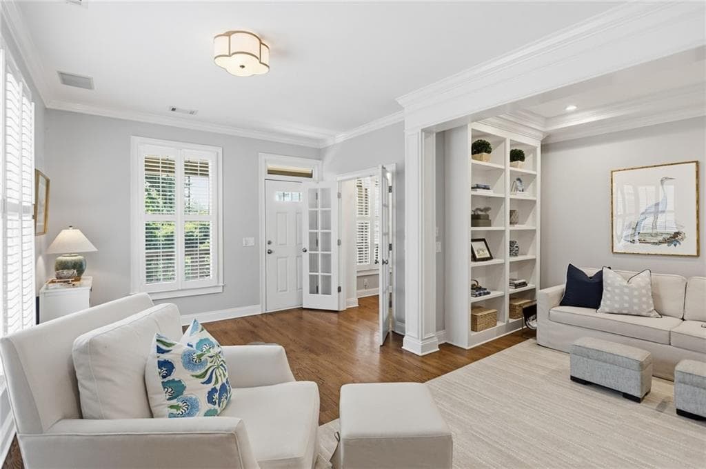 3 bedroom, 3 bathroom, 2,280 sq ft townhouse for sale at 1085 Davis Circle R, Atlanta, GA 30318 — photo 7