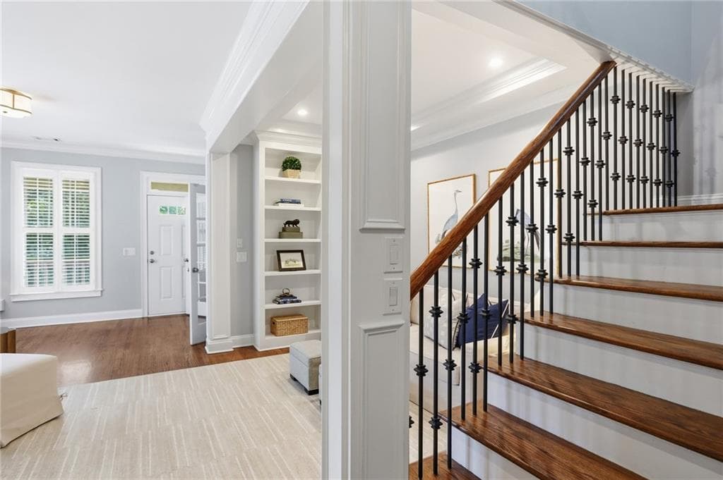 3 bedroom, 3 bathroom, 2,280 sq ft townhouse for sale at 1085 Davis Circle R, Atlanta, GA 30318 — photo 8