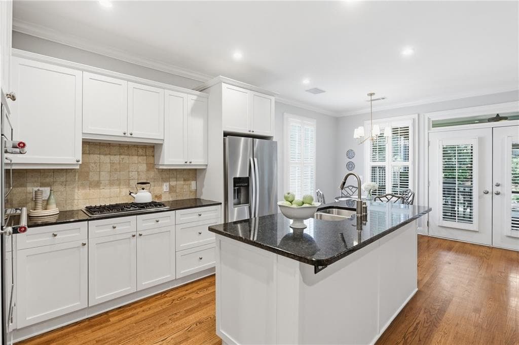 3 bedroom, 3 bathroom, 2,280 sq ft townhouse for sale at 1085 Davis Circle R, Atlanta, GA 30318 — photo 10