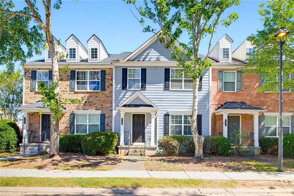 3 bedroom, 3 bathroom, 1,870 sq ft townhouse for sale at 720 Breeze Lane, Woodstock, GA 30188 — photo 2
