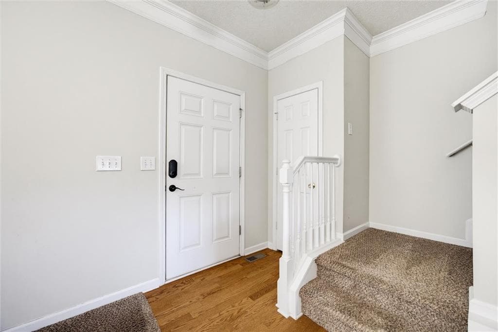 3 bedroom, 3 bathroom, 1,870 sq ft townhouse for sale at 720 Breeze Lane, Woodstock, GA 30188 — photo 7