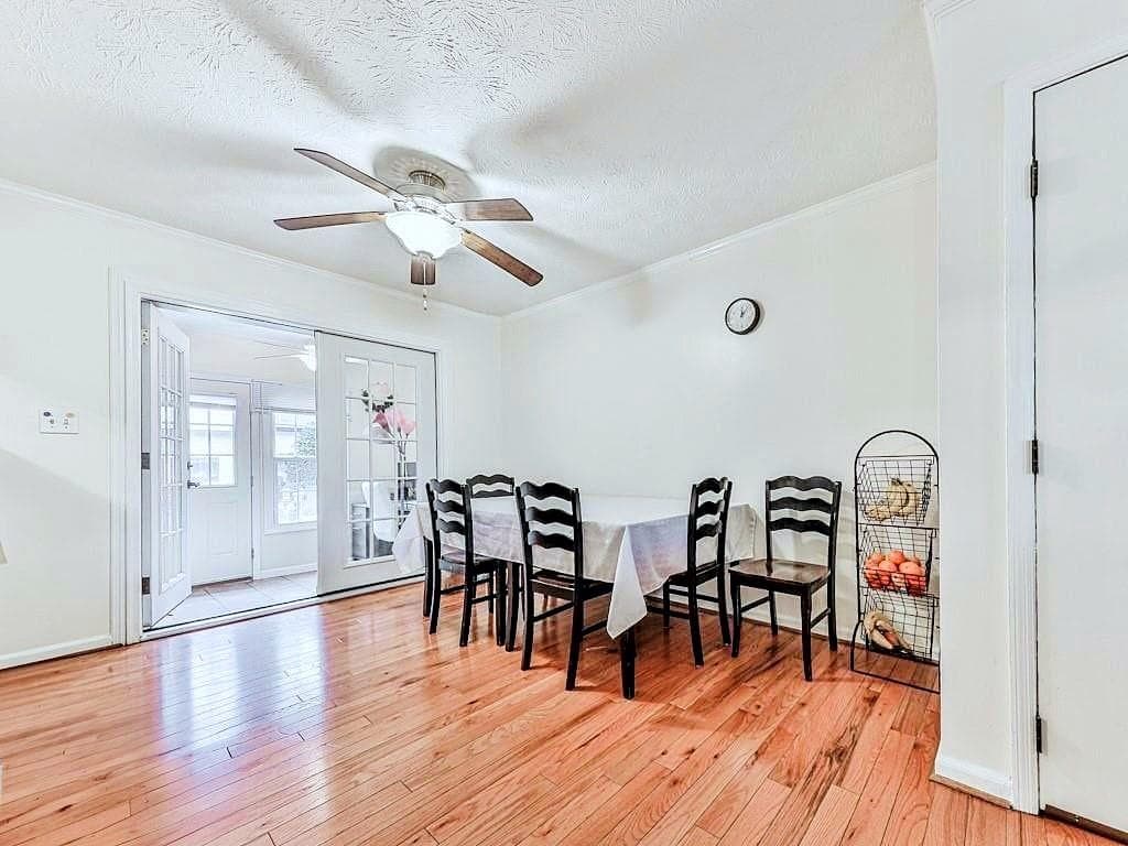 2 bedroom, 2 bathroom, 1,026 sq ft condominium for sale at 6700 Roswell Road 24E, Atlanta, GA 30328 — photo 4