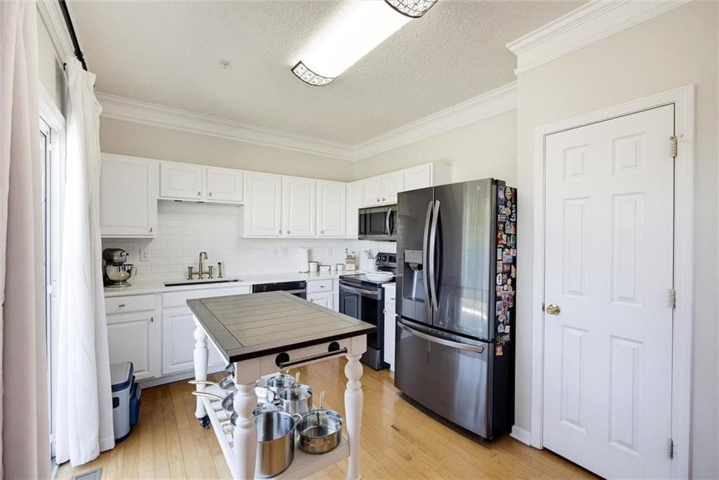 3 bedroom, 3 bathroom, 1,870 sq ft townhouse for sale at 720 Breeze Lane, Woodstock, GA 30188 — photo 9