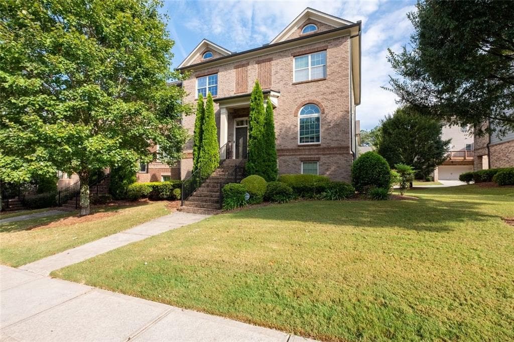 3 bedroom, 4 bathroom, 1,840 sq ft townhouse for sale at 7430 Highland Bluff, Sandy Springs, GA 30328