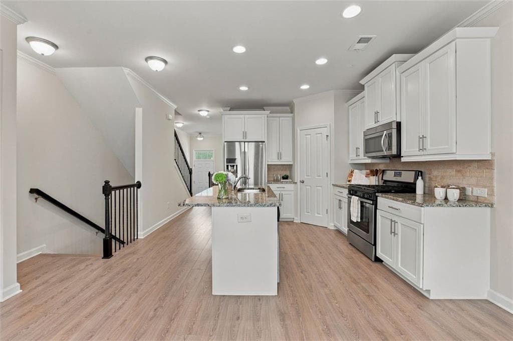 3 bedroom, 4 bathroom, 1,840 sq ft townhouse for sale at 7430 Highland Bluff, Sandy Springs, GA 30328 — photo 9