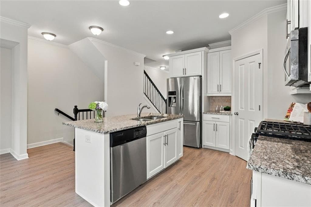 3 bedroom, 4 bathroom, 1,840 sq ft townhouse for sale at 7430 Highland Bluff, Sandy Springs, GA 30328 — photo 10