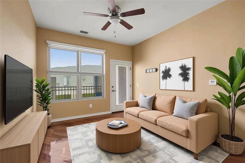 2 bedroom, 2 bathroom, 1,089 sq ft condominium for sale at 870 Mayson Turner Road 1311, Atlanta, GA 30314 — photo 3
