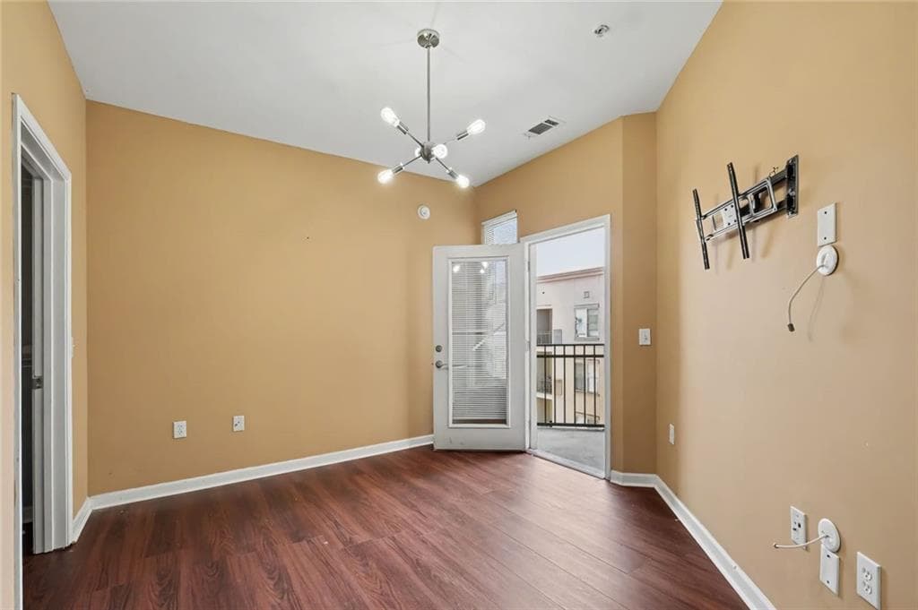 2 bedroom, 2 bathroom, 1,089 sq ft condominium for sale at 870 Mayson Turner Road 1311, Atlanta, GA 30314 — photo 6