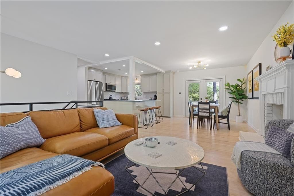 4 bedroom, 3 bathroom, 1,755 sq ft single family residence for sale at 677 Hillandale Circle, Marietta, GA 30064 — photo 3