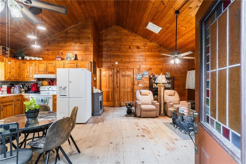 2 bedroom, 2 bathroom, 936 sq ft single family residence for sale at 12 Scott Drive, Ellijay, GA 30540 — photo 8