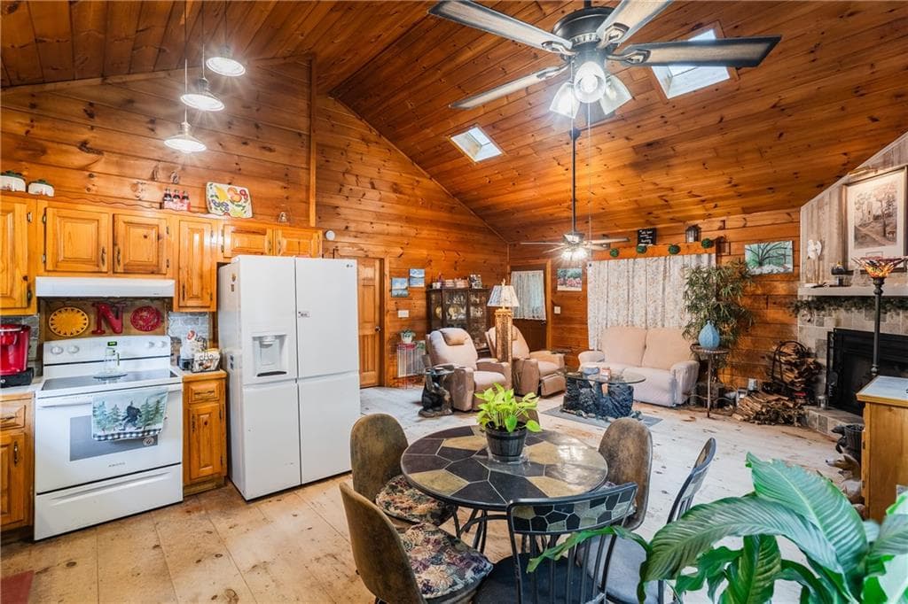 2 bedroom, 2 bathroom, 936 sq ft single family residence for sale at 12 Scott Drive, Ellijay, GA 30540 — photo 9