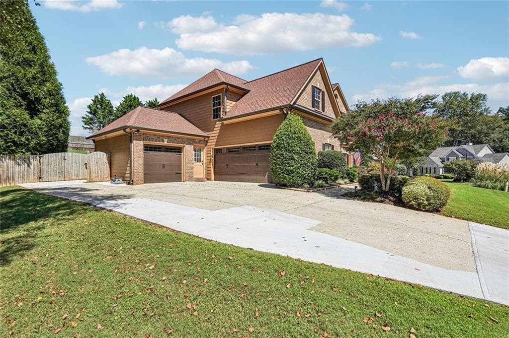5 bedroom, 3 bathroom, 3,020 sq ft single family residence for sale at 337 Meadowcrest Circle, Canton, GA 30115 — photo 5