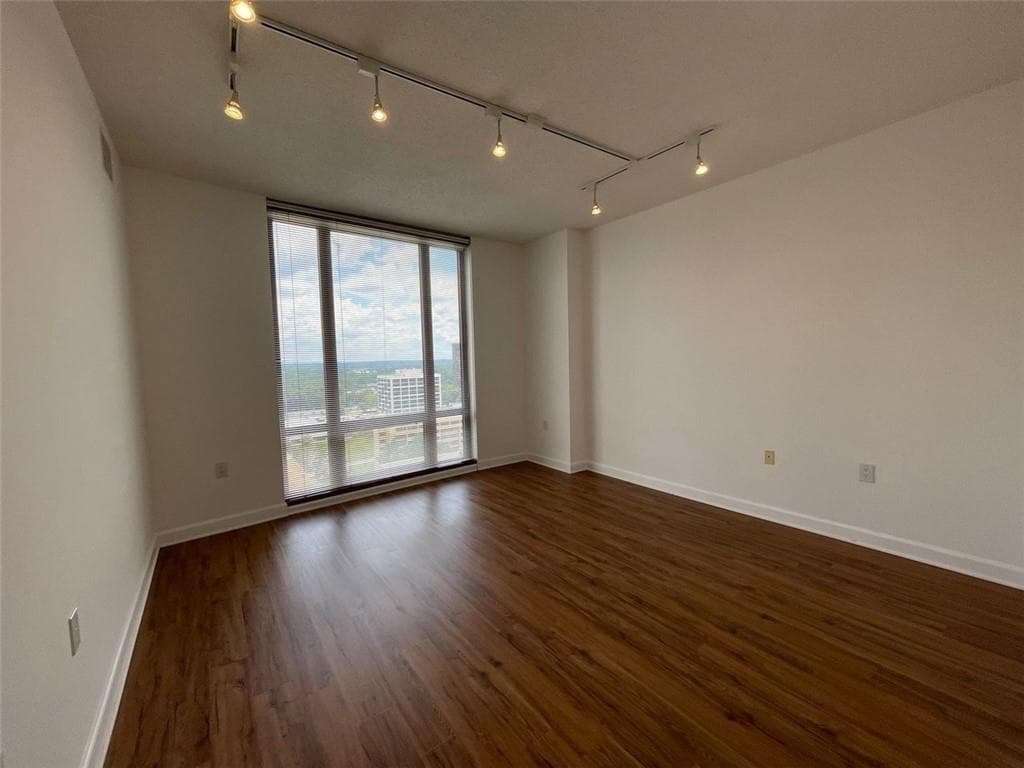 2 bedroom, 2 bathroom, 1,209 sq ft condominium for rent at 3475 Oak Valley Road 1480, Atlanta, GA 30326 for $2,650 a month — photo 6
