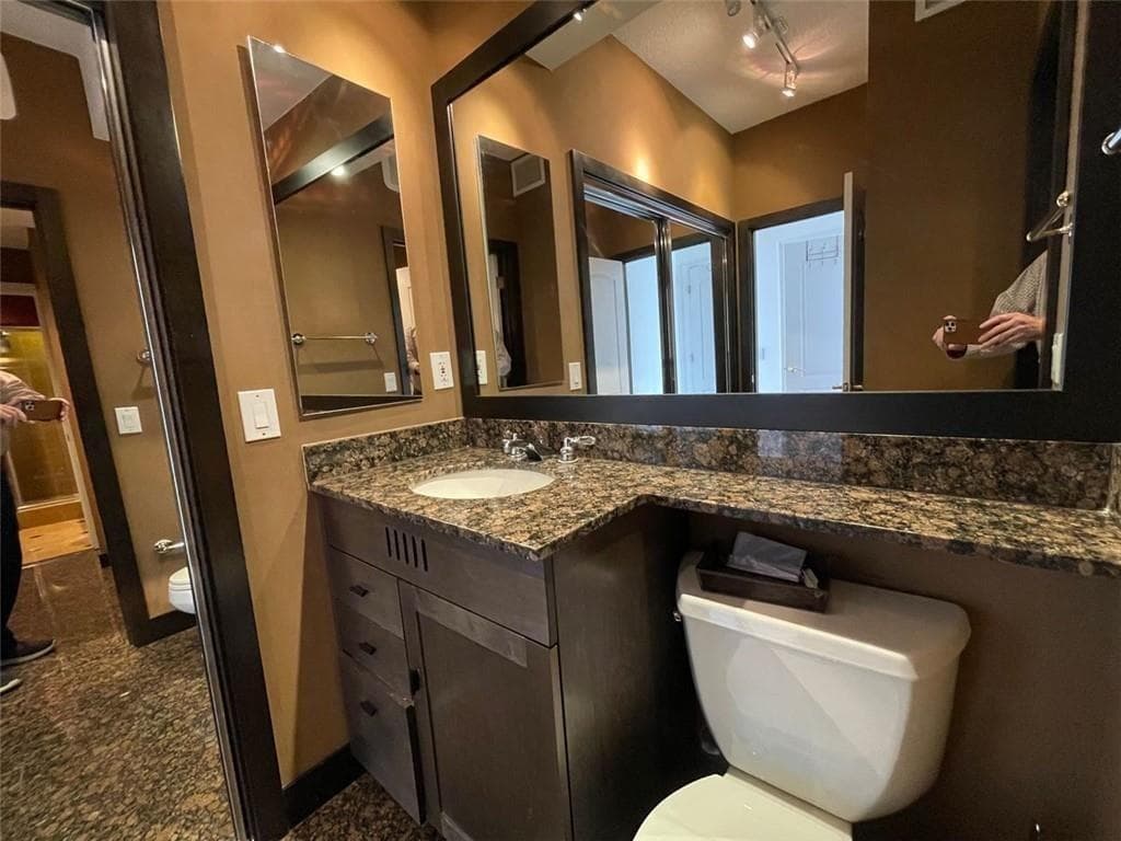 2 bedroom, 2 bathroom, 1,209 sq ft condominium for rent at 3475 Oak Valley Road 1480, Atlanta, GA 30326 for $2,650 a month — photo 8