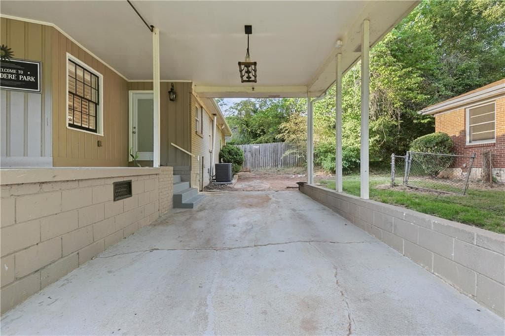 3 bedroom, 2 bathroom, 1,371 sq ft single family residence for sale at 2992 Belvedere Lane, Decatur, GA 30032 — photo 3