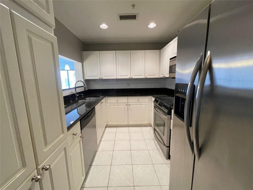2 bedroom, 2 bathroom, 1,209 sq ft condominium for sale at 3475 Oak Valley Road 1480, Atlanta, GA 30326 — photo 5