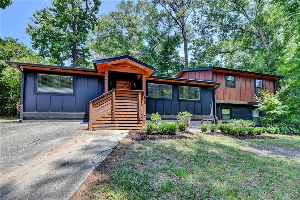 6 bedroom, 4 bathroom, 2,309 sq ft single family residence for sale at 2345 Tilson Road, Decatur, GA 30032 — photo 2
