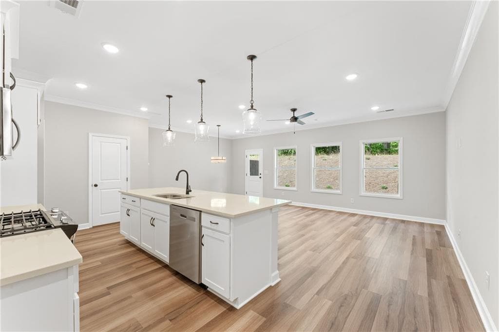 3 bedroom, 3 bathroom, 1,805 sq ft townhouse for sale at 308 Colsen Drive, Acworth, GA 30102 — photo 3