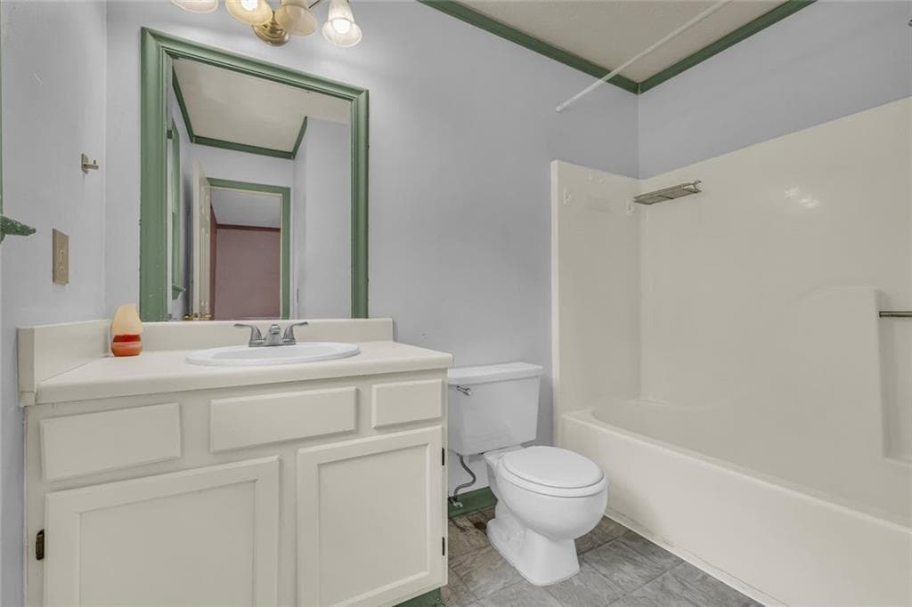 3 bedroom, 2 bathroom, 1,278 sq ft single family residence for sale at 374 Meadow Trace Drive, Auburn, GA 30011 — photo 9