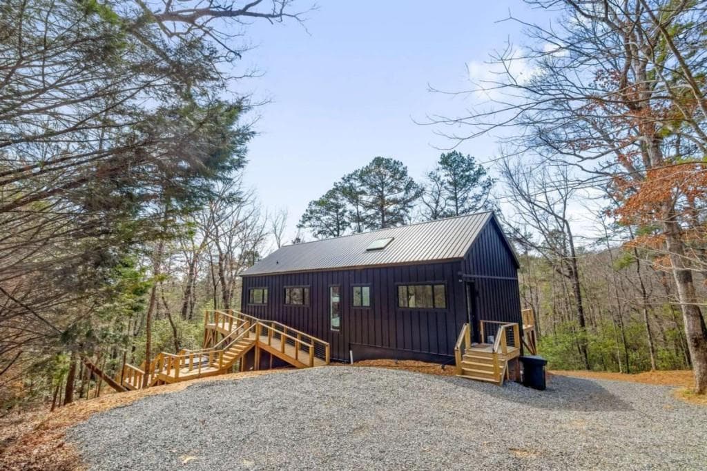 3 bedroom, 3 bathroom, 1,544 sq ft single family residence for sale at 206 Anderson Drive, Blue Ridge, GA 30513