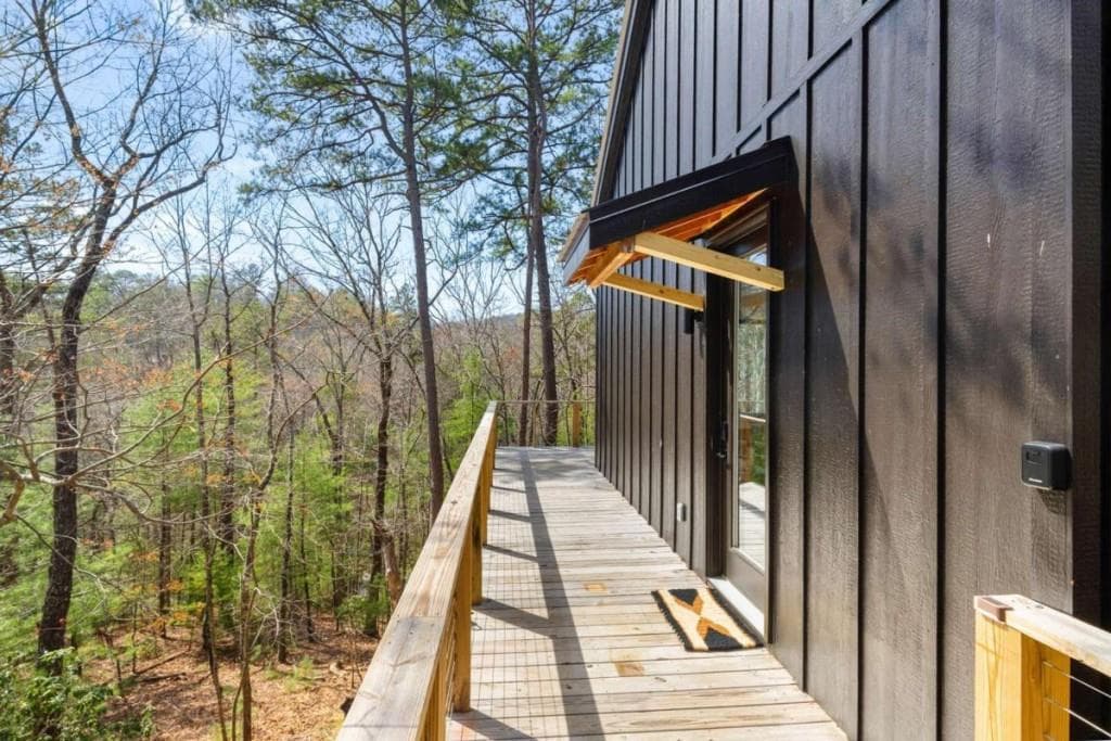 3 bedroom, 3 bathroom, 1,544 sq ft single family residence for sale at 206 Anderson Drive, Blue Ridge, GA 30513 — photo 3