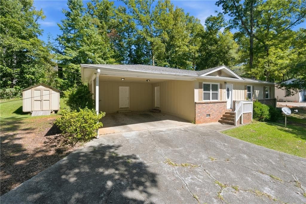 3 bedroom, 2 bathroom, 1,075 sq ft single family residence for sale at 490 Valley Creek Road, Mableton, GA 30126 — photo 2