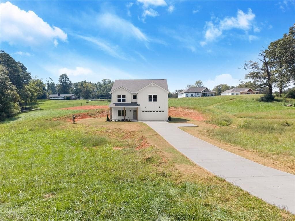 4 bedroom, 3 bathroom, 3,300 sq ft single family residence for sale at 274 Hardman Road, Clarkesville, GA 30523 — photo 3
