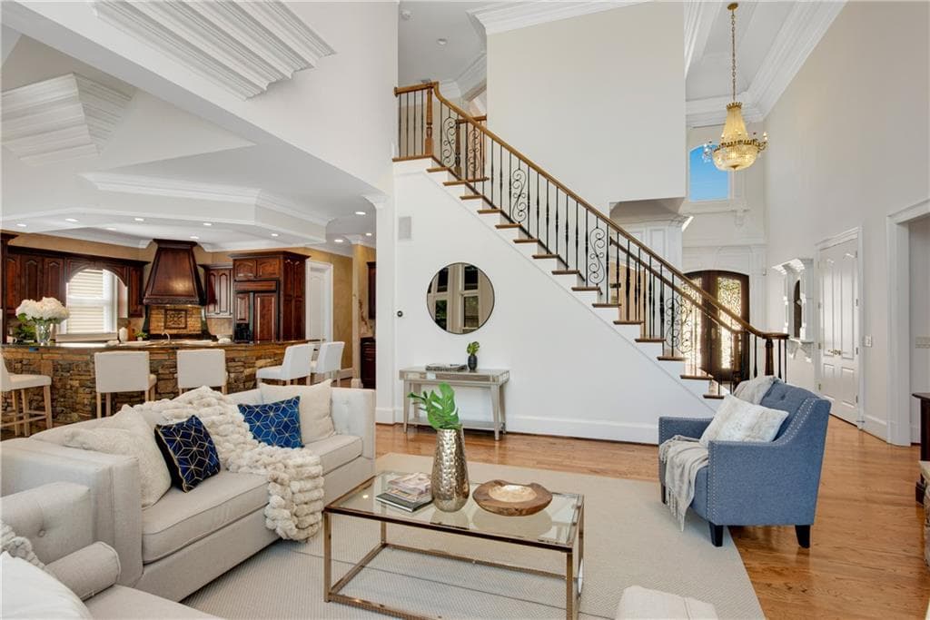 6 bedroom, 6 bathroom, 6,198 sq ft single family residence for sale at 6400 Lakeview Drive, Buford, GA 30518 — photo 10