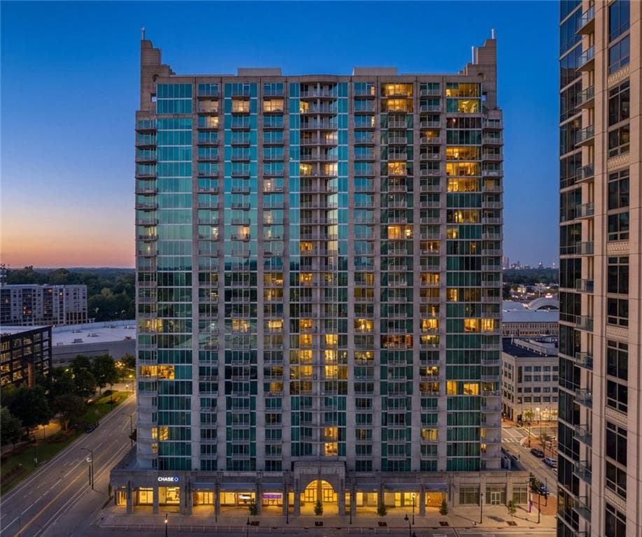 1 bedroom, 1 bathroom, 745 sq ft condominium for sale at 361 17th Street 1120, Atlanta, GA 30363 — photo 1 of 42