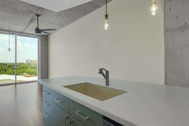 1 bedroom, 1 bathroom, 816 sq ft condominium for sale at 361 17th Street 910, Atlanta, GA 30363 — photo 3