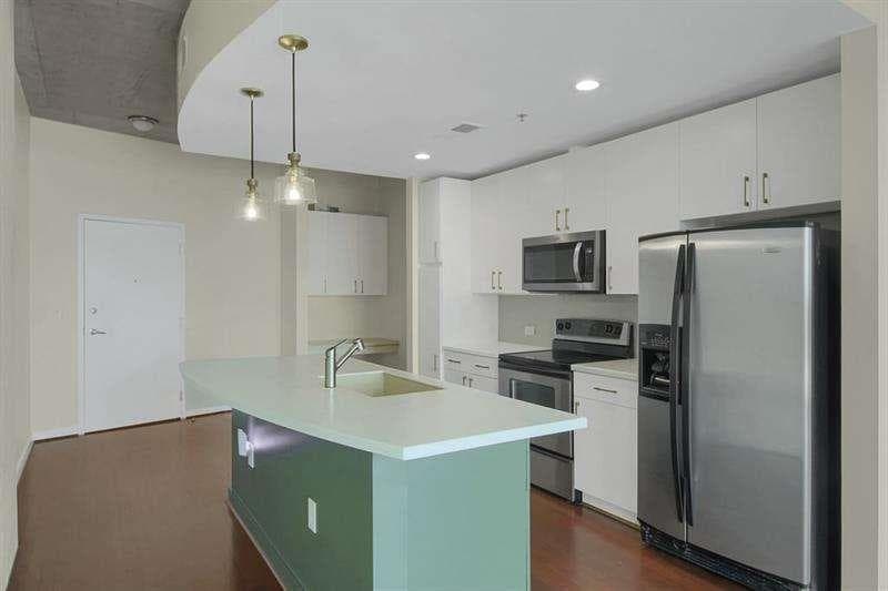 1 bedroom, 1 bathroom, 816 sq ft condominium for sale at 361 17th Street 910, Atlanta, GA 30363 — photo 4