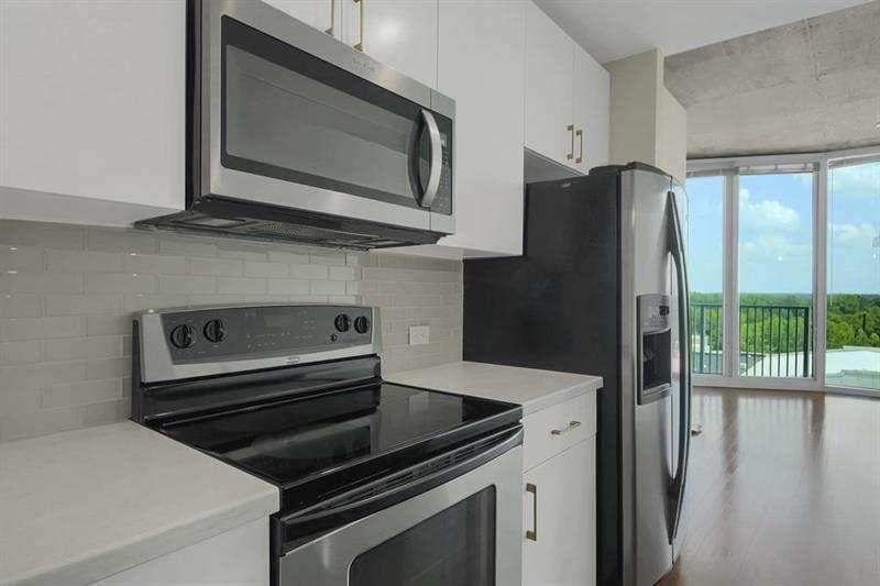 1 bedroom, 1 bathroom, 816 sq ft condominium for sale at 361 17th Street 910, Atlanta, GA 30363 — photo 5