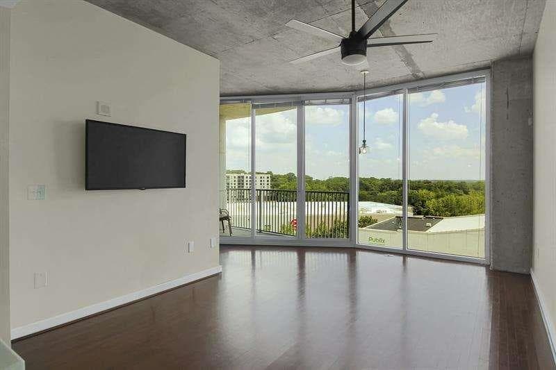 1 bedroom, 1 bathroom, 816 sq ft condominium for sale at 361 17th Street 910, Atlanta, GA 30363 — photo 6