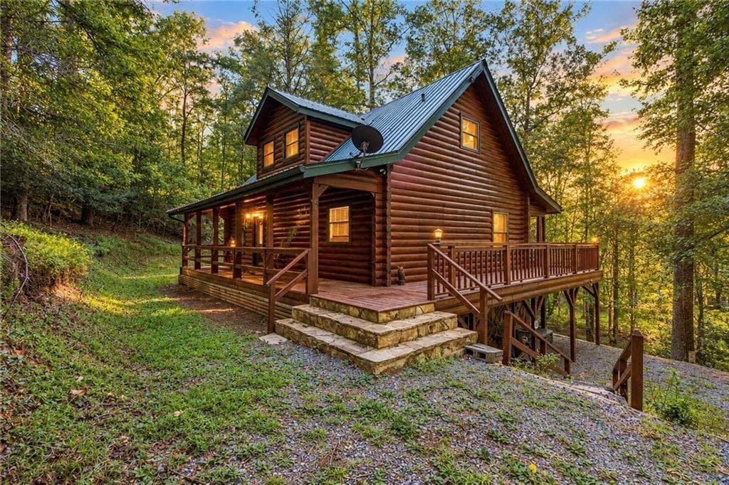 3 bedroom, 3 bathroom, 2,040 sq ft single family residence for sale at 48 Twin Creeks, Blue Ridge, GA 30513