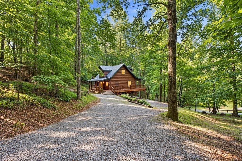 3 bedroom, 3 bathroom, 2,040 sq ft single family residence for sale at 48 Twin Creeks, Blue Ridge, GA 30513 — photo 2