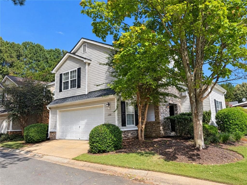 3 bedroom, 3 bathroom, 1,271 sq ft single family residence for rent at 1266 West Oaks Way, Woodstock, GA 30188 for $2,100 a month — photo 2
