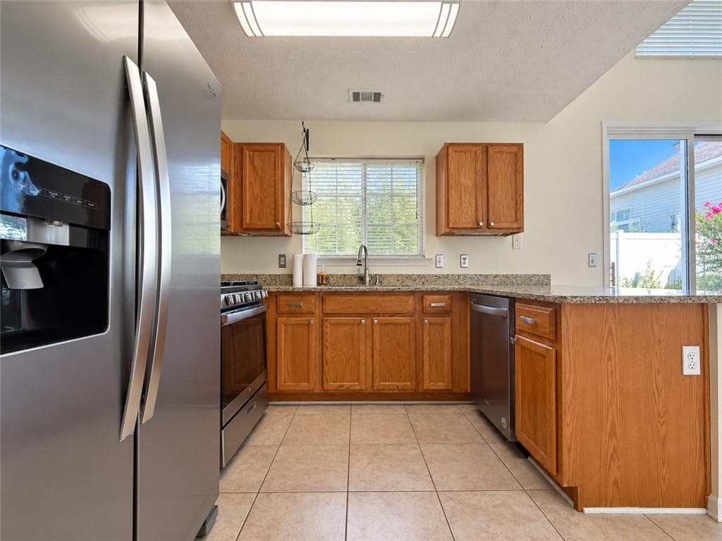 3 bedroom, 3 bathroom, 1,271 sq ft single family residence for rent at 1266 West Oaks Way, Woodstock, GA 30188 for $2,100 a month — photo 8