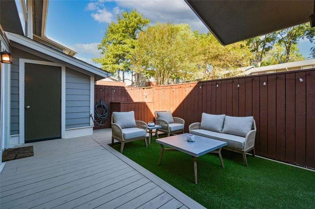 2 bedroom, 3 bathroom, 1,409 sq ft condominium for sale at 5034 Meadow Lane, Marietta, GA 30068 — photo 2