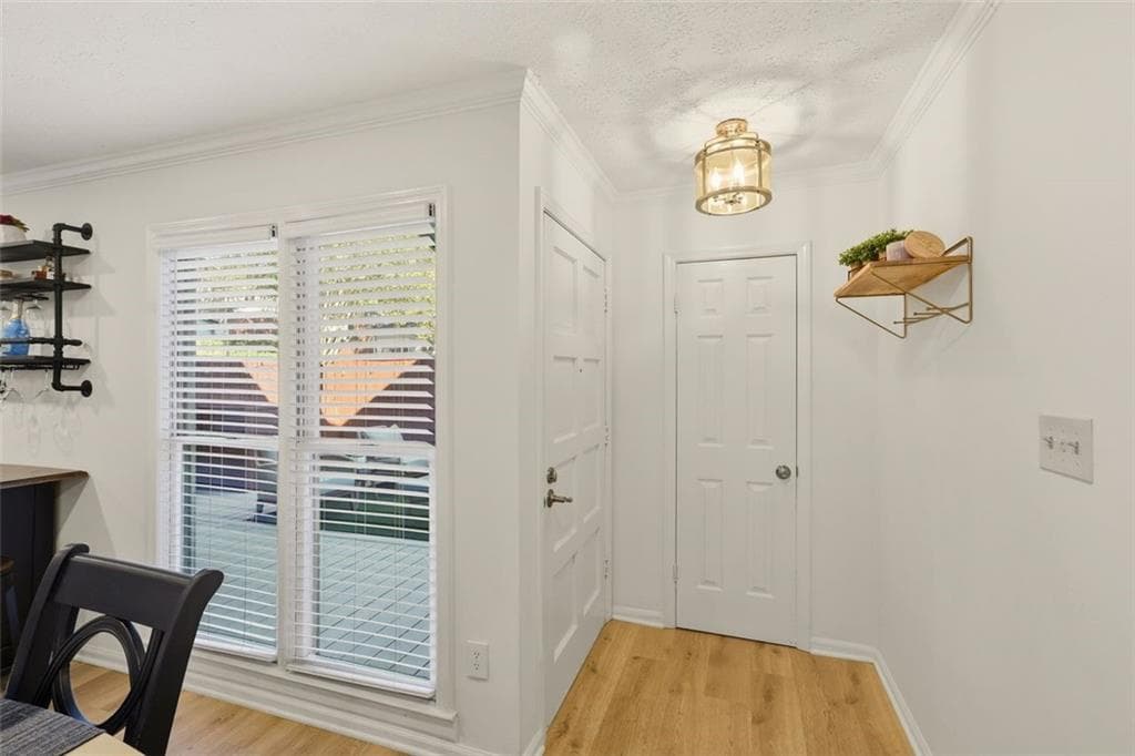 2 bedroom, 3 bathroom, 1,409 sq ft condominium for sale at 5034 Meadow Lane, Marietta, GA 30068 — photo 3