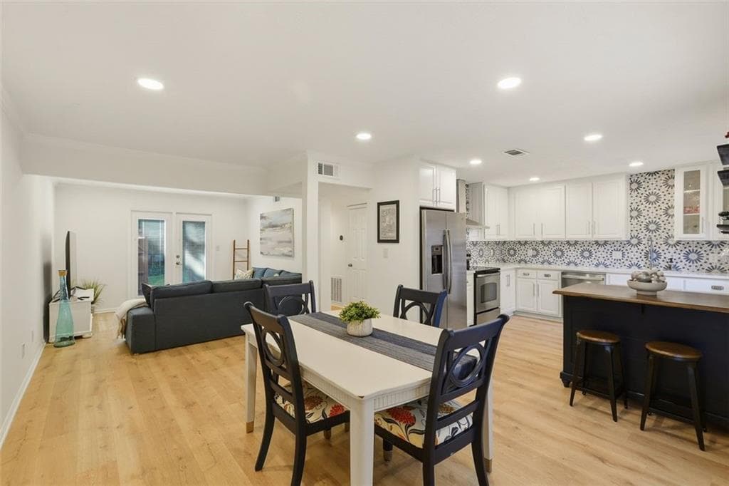 2 bedroom, 3 bathroom, 1,409 sq ft condominium for sale at 5034 Meadow Lane, Marietta, GA 30068 — photo 4