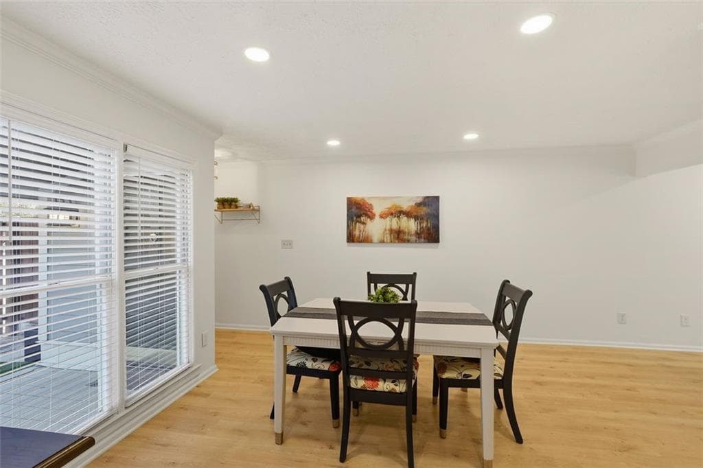 2 bedroom, 3 bathroom, 1,409 sq ft condominium for sale at 5034 Meadow Lane, Marietta, GA 30068 — photo 5